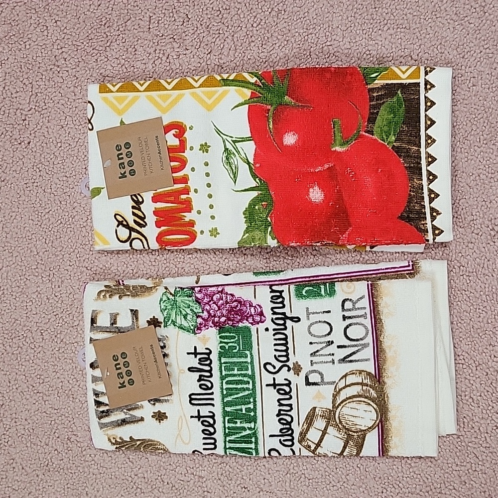 2 Kitchen Towels